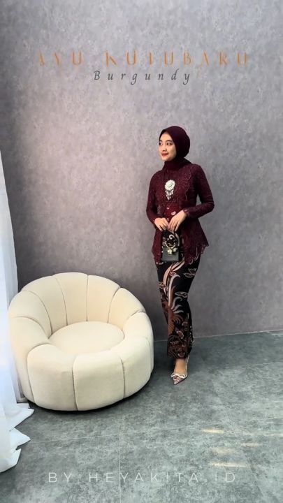 Set Couple Ayu Navy, Couple Kebaya Wisuda Tunangan Setelan Brokat Kutubaru Rok Span Batik