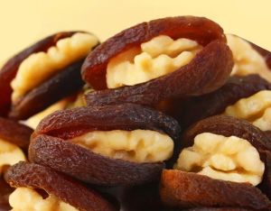 Apricot walnut kernel sandwich dried and seedless 52g104g  杏果核桃仁