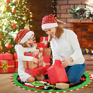 VIKAMA Christmas Tree Skirt Christmas Decorations Soft Red Green Christmas Decor Mat for Xmas Holiday Home Party Decorations