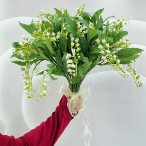 Cụm Linh Lan Cao Su 5 Nhánh Bó Hoa Cắm Giỏ Trang Trí Tiệc. Hoa Lụa Decor