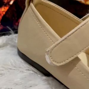 Sepatu Fashion Anak Terbaru: Model Balet & Sekolah Cantik
