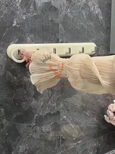 1 Pcs Gantungan Tempel Bulat Desain Mewah Dengan 6 Hook Kamar Mandi Tas Baju Dapur Serbaguna