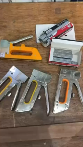 Hand Stapler Gun Nail Tacker Gun For Fastening Furniture Frame Paper Woodwork Tacker Staple