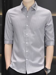 Áo Sơ Mi Nam Mùa Hè Ice Silk Tay Bảy Sọc Thường Ngày Thời Trang Ôm Vừa Vặn Thời Trang Tay Giữa Áo Sơ Mi Cotton Pha Trộn