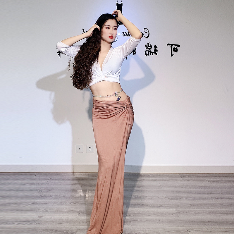 ชุดเต้นรำสไตล์ตะวันออกสำหรับผู้หญิง ชุดการแสดงใหม่ ชุดเต้นรำสไตล์ตะวันตกแบบโมดอลสีขาว เสื้อผ้ากีฬาที่สวมใส่สบาย