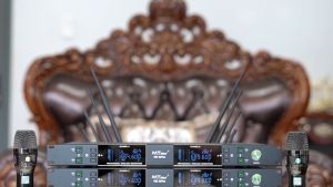 SIÊU PHẨM-Micro Đầu Thu Cao Cấp Chính Hãng MTMAX UGX82Plus - Tích Hợp Sóng UHF Chất Âm Trong Trẻo Chi Tiết Sáng Nâng Giọng Lọc Âm Bắt Sóng Mạnh Mẽ Bảo Hành 12 Tháng