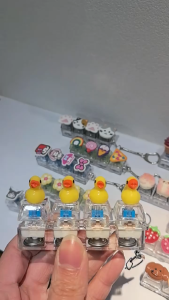 New Model Decompression Toys Mini Keyboard Keychain Toy Colorful Light-Up Version 1/4/9 Key