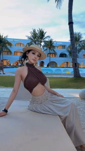 Áo Tank Top Cổ Yếm Nữ Phong Cách Retro Trẻ Trung Phù Hợp Mặc Hằng Ngày