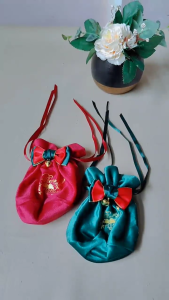 Festive Holiday Christmas Apple Bag Cute Printed Design Christmas Tree Decoration Velvet Candy Gift Bag