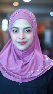 ฮิญาบผ้าคุลมแม่ลูก 2 ชิ้น ตกแต่งประดับเพชรรีดรูปหัวใจ เนื้อผ้าใส่สบายไม่ร้อน HL79 รุสมีนีมูลสลิม