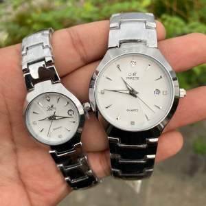 MIRETE ORIGINAL Jam Tangan Couple / Pasangan Analog Tipe 3023 Tahan Air Fitur Tanggal Aktif Rantai Stainless Steel Desain Mewah Dan Elegan Sudah Gratis Box Dan Batrai Cadangan Dijamin Sesuai Foto