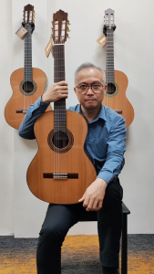 PACO CASTILLO MUSIC ORIGINAL 203 CEDAR GLOSS 4/4 FULL SIZE SPANISH MADE CLASSICAL GUITAR BEGINNER