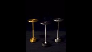 3-Colors Dimming Metal LED Table Lamp USB Rechargeable Wireless Touch Desk Lamp for Restaurant Hotel Bar Bedroom Room Decor  金属房间酒吧台灯