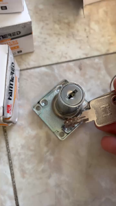 KHÓA TỦ CỔ CAO HMR 138.32