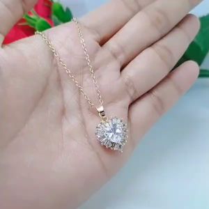 Kalung Titanium Anti Karat 1824 Karat: Desain Elegan & Tahan Lama