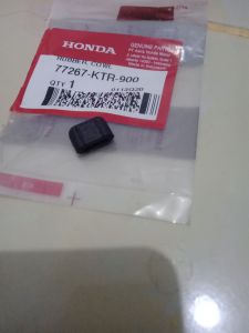 karet kecil dudukan ganjelan kupingan tangki tanki rubber cowl 77267ktr900 supra gtr cb 150 cbr 150r original honda