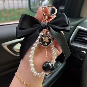 Móc Khóa Hình Nơ Đính Ngọc Trai - Phụ Kiện Ô Tô Túi Xách Thời Trang