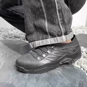 รองเท้าบูทกันน้ำผู้ชาย สีพื้น แบบสวม ใส่สบาย กันลื่น ทนทาน รองเท้าลำลองกันน้ำ เหมาะสำหรับวันฝนตกและกิจกรรมกลางแจ้ง