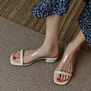 Original Leather One-Pedal Slippers for Women High-End Retro Style with Coarse Heel and Open Toe Sandals for Daily Wear