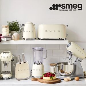 Smeg Drip Filter Coffee Machine (Black) - DCF02BLPH