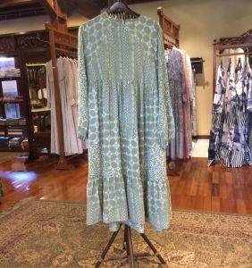 Carla Midi Dres by Dian Pelangi LIMITED EDITION Baju Tunik Mini Gamis Outfit Casual Formal Pesta Pernikahan Kondangan Kerja Kantor Wanita Hijaber Cantik Anggun Modis Modern Elegan Mewah Model Korea Motif Batik Cap Hand Made Kekinian