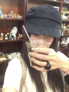 Retro British Dark Denim Newsboy Cap Womens New Versatile Flat Cap Casual Duckbill Hat Sailor Painter Cap Adjustable Magic Tape