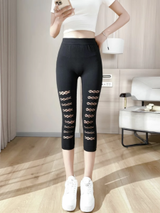 กางเกงโยคะทรงสลิมฟิตเอวสูงแบบบางสำหรับฤดูร้อน กางเกงขายาวขาสั้น 7 ฟุต ทรงขาด กางเกงขายาวสไตล์โมดอลไซส์ใหญ่