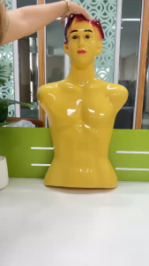 🔥 หุ่นแขวนครึ่งซีกผู้ชายมีหน้า รุ่นขายดี 🔥 เหมาะสำหรับโชว์เสื้อยืด เสื้อเชิ้ต เสื้อโปโล และชุดทำงานผู้ชาย โชว์ทรงสวย ดูโปรขึ้นทันที ✨