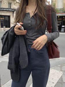 Áo Thun Dài Tay Cổ Chữ V Ôm Vừa Vặn Cho Nữ Mùa Thu Đông Màu Trắng Áo Lót Henry Cổ Điển Thường Ngày