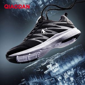 Qiaodan รองเท้าวิ่งของผู้ชายรองเท้าด้านล่างที่อ่อนนุ่มสบายๆระบายอากาศได้ดีรองเท้ากีฬา XM3570242เด้งกันลื่น