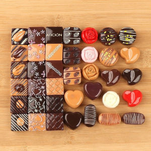 10pcs เรซิ่นปลอมช็อกโกแลตแบน Cabochons Embellishments สําหรับงานฝีมือ DIY จัดแต่งทรงผมตกแต่ง Scrapbooking อุปกรณ์