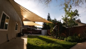 ผ้าบังแดด HDPE/160GSM สามเหลี่ยม ผ้าใบกลางแจ้ง กันยูวี ร่มใหญ่ๆ ผ้าใบบังแดด แสลนกันแดด 100% ผ้าใบกันแดด สแลน กัน แดด