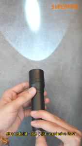 SUPERFIRE ไฟฉายพลังงานสูงไฟฉายแบบชาร์จไฟได้ LED Super Bright ไฟฉายอันทรงพลังแสงกันน้ำแบตเตอรี่แสงกลางแจ้ง S33-A