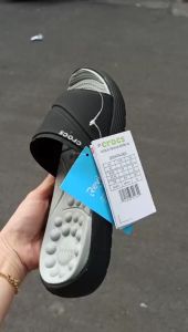 DÉP LÊ CROSS REVIA LÒNG DÉP HẠT MASA ÊM NHẸ ĐI MƯA MÀU ĐEN GHI