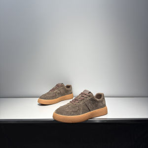 Fall New Low-Top Mens Casual Shoes Fashionable Retro Dequn Leather Board Shoes Comfortable Breathable Sporty Flat Heel