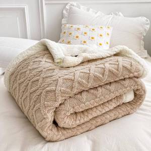 Warm and Soft Throw Blanket for Autumn Winter
