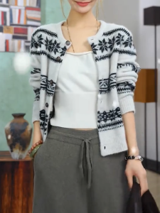 QINGNAER | Vintage Unique Floral Design Plus Size Womens Knit Cardigan