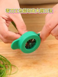 Multifungsi Alat Perajang Bawang & Grater Buah Praktis