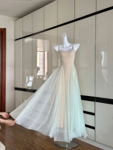 ชุดเดรสยาวคอวีแขนกุดสไตล์ฝรั่งเศส Green Wild Fairy Tale ชุดแต่งงาน ชุดคลุมกันหนาว ชุดราตรี ฤดูใบไม้ผลิ ฤดูร้อน ฤดูใบไม้ร่วง ฤดูหนาว กระโปรงทรงเอ