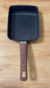 MLADEN Japanese Square Omelette Pan Non-Stick Frying Pan Square Non-Stick Frying Egg Pan Wood Handle 玉子烧煎蛋不粘锅