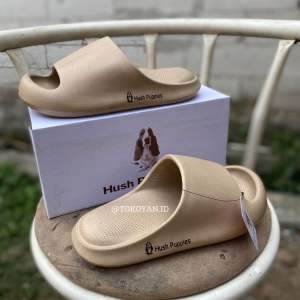 SANDAL SLIDE PRIA HUSH PUPPIES KHAKI SANDAL SELOP COWOK HP HUSHPUPPIES SANDAL SLIP ON KARET