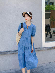 ชุดเดรสยาวทรงเอเอวสูงสีน้ำเงินสไตล์ลำลองสำหรับผู้หญิงในช่วงฤดูร้อนปี 2024 ชุดเดรสยาวคลุมเข่าทรงเอทรงเข้ารูปดีไซน์สุดเก๋