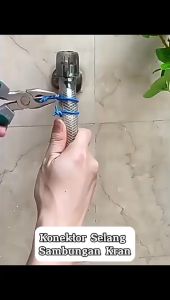 Konektor Selang Sambungan Kran Air Flexible  Alat Penyambung Pipa Kepala Keran Kamar Mandi Wastafel Toilet