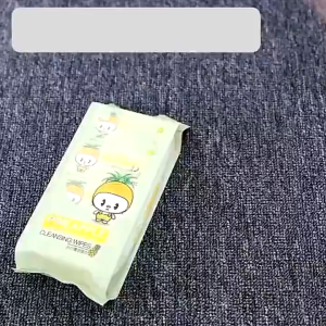 Tisu Basah Mini Portabel (8 bungkus/64 lembar) – Dikirim Acak Bebas Alkohol & Pewangi