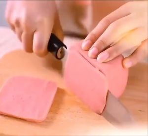 Cetakan Roti Set 4 pcs & Cetakan Pemotong Kue Sandwich Bentuk Lumba-Lumba Tupai Beruang Samll