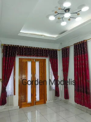 Gorden Hitam Pekat Mewah dengan Pola Stripe untuk Jendela Kamar dan Ruang Tamu
