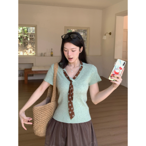 Elegant V-neck Green Knit Top