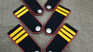 Cầu vai bảo vệ nền xanh đen viền đỏ gạch vàng sao bạc (1 cặp)