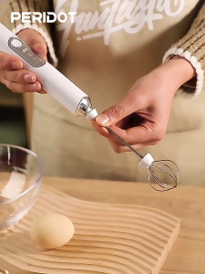 รับประกัน 5 ปี เครื่องตีฟองนมไฟฟ้า ผสมเครื่องดื่มในเครื่องเดียว ทำขนม ตีไข่ ตีฟองนม วัสดุเกรดอาหาร ชาร์จเร็ว ที่ตีฟองนม เครื่องตีไข่