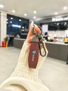 Premium Leather Car Keychains for BMW Mens Style Key Rings Suitable for 7 Series 5 Series 3 Series 6 Series GTX1X2X3X5X6